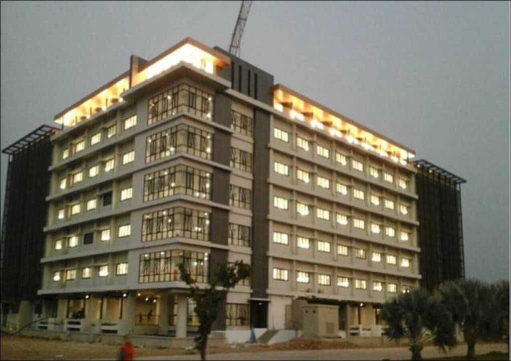 University building construction photo 46